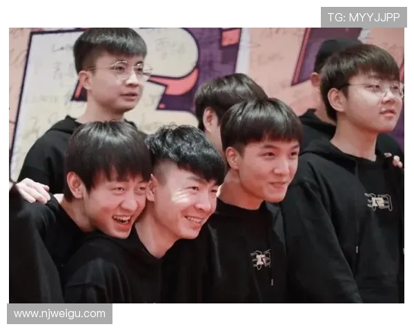 RNG战队心理素质的蜕变与王者荣耀竞技表现的深度探讨 RNG战队心理素质的蜕变与王者荣耀竞技表现的深度探讨