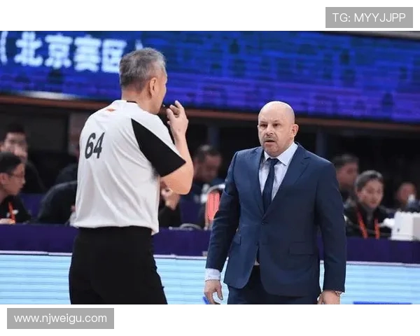 南京滑板队区域防守战术深度分析与实战应用探讨 南京滑板队区域防守战术深度分析与实战应用探讨