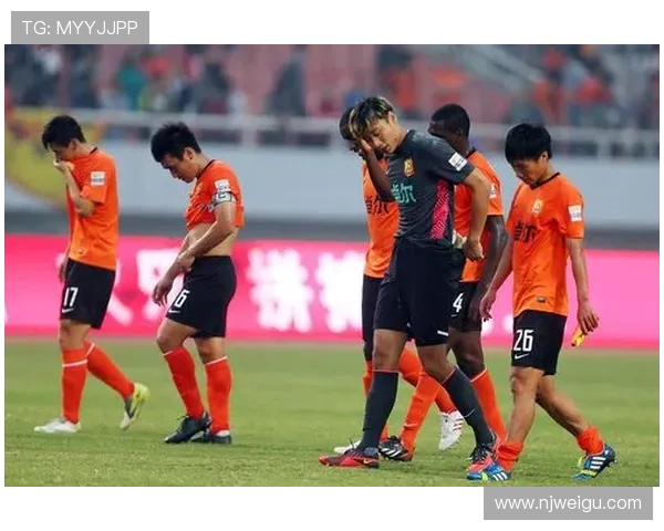 赛后分析：北京足球队与武汉足球队的战术对决与技术细节探讨