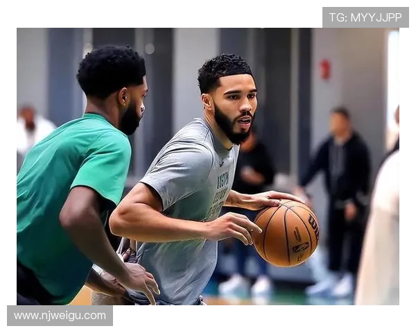 杰森塔图姆如何在NBA赛场上展现超凡才华与领导力